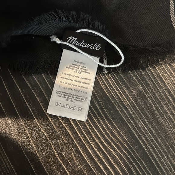 Madewell black and White Checkered Scarf - Picture 2 of 4